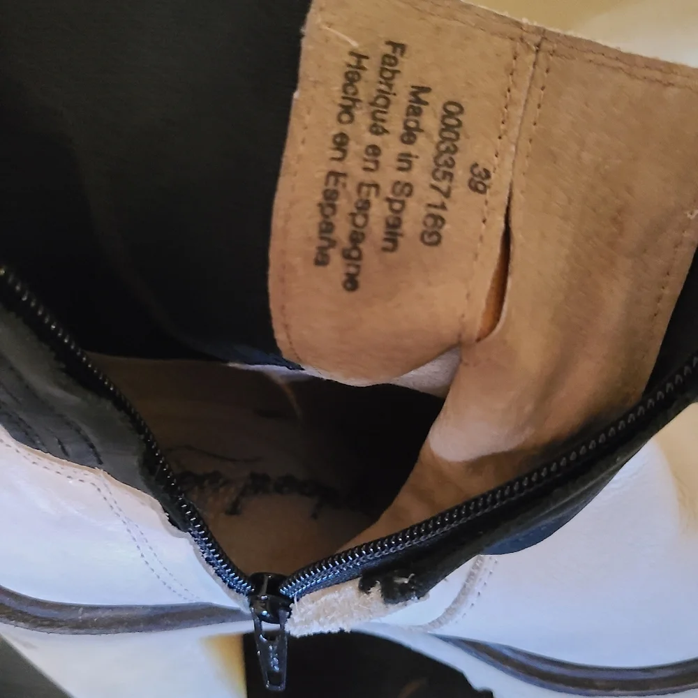 Free People James Chelsea Boots - Picture 4 of 5